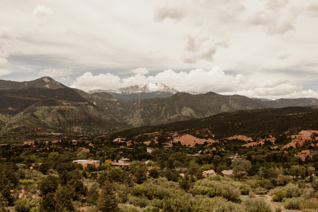 Best Places to Elope in Colorado - Garden of the Gods Elopement 